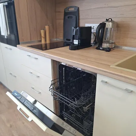 Skyline 44 * וארנה